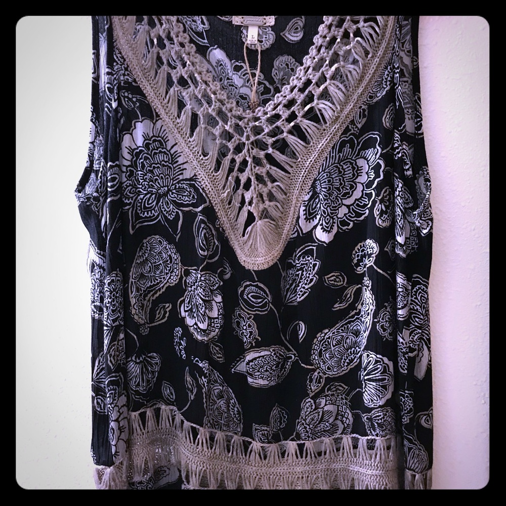 Pleated, cutout, sleeveless blouse